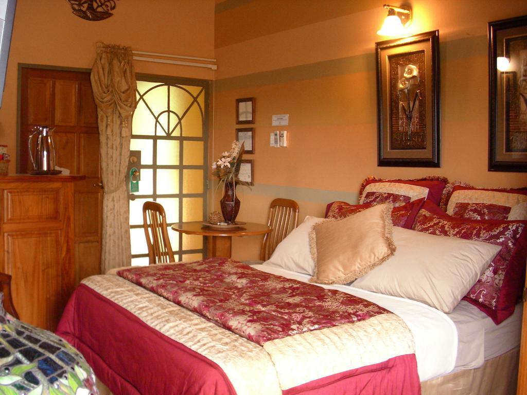 Bed and Breakfast Native Abode Bon Accord Village Pokoj fotografie