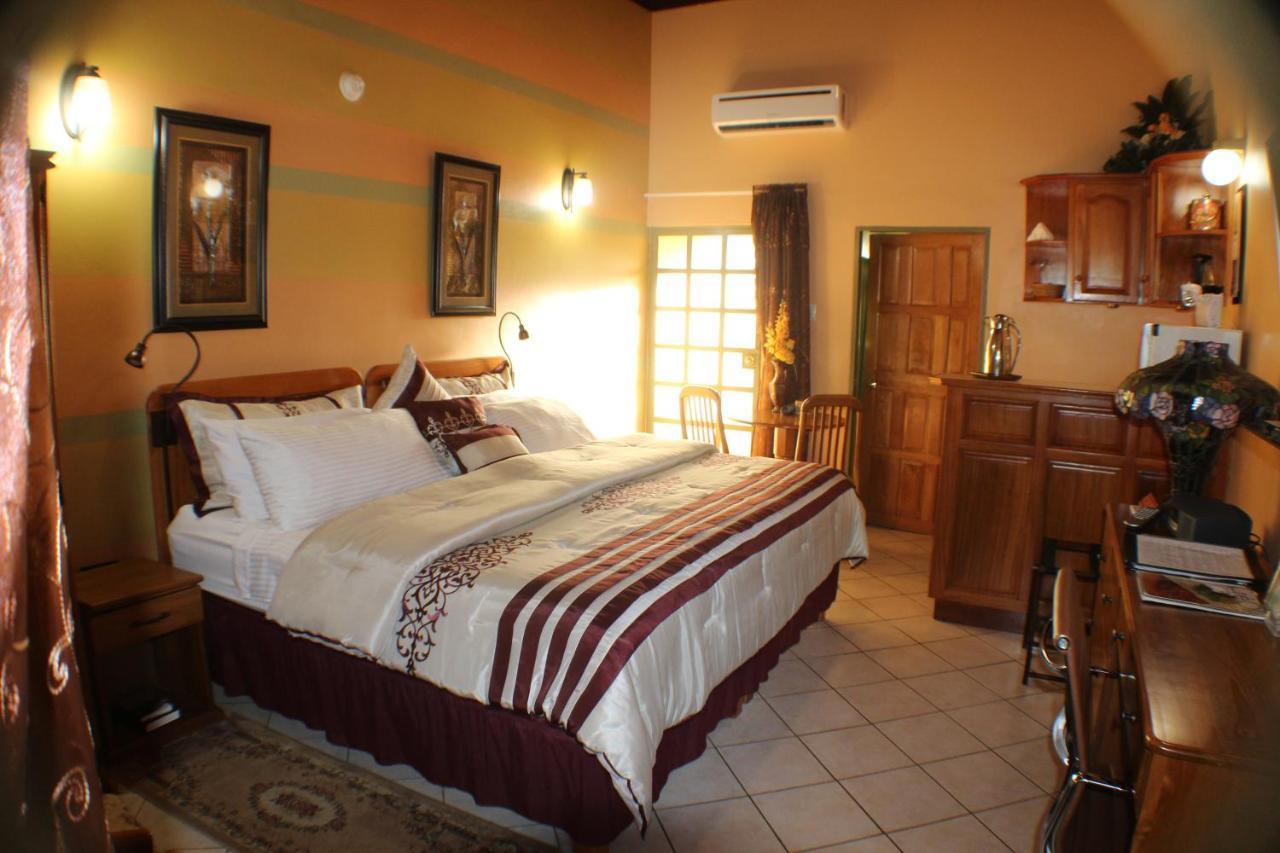 Bed and Breakfast Native Abode Bon Accord Village Exteriér fotografie