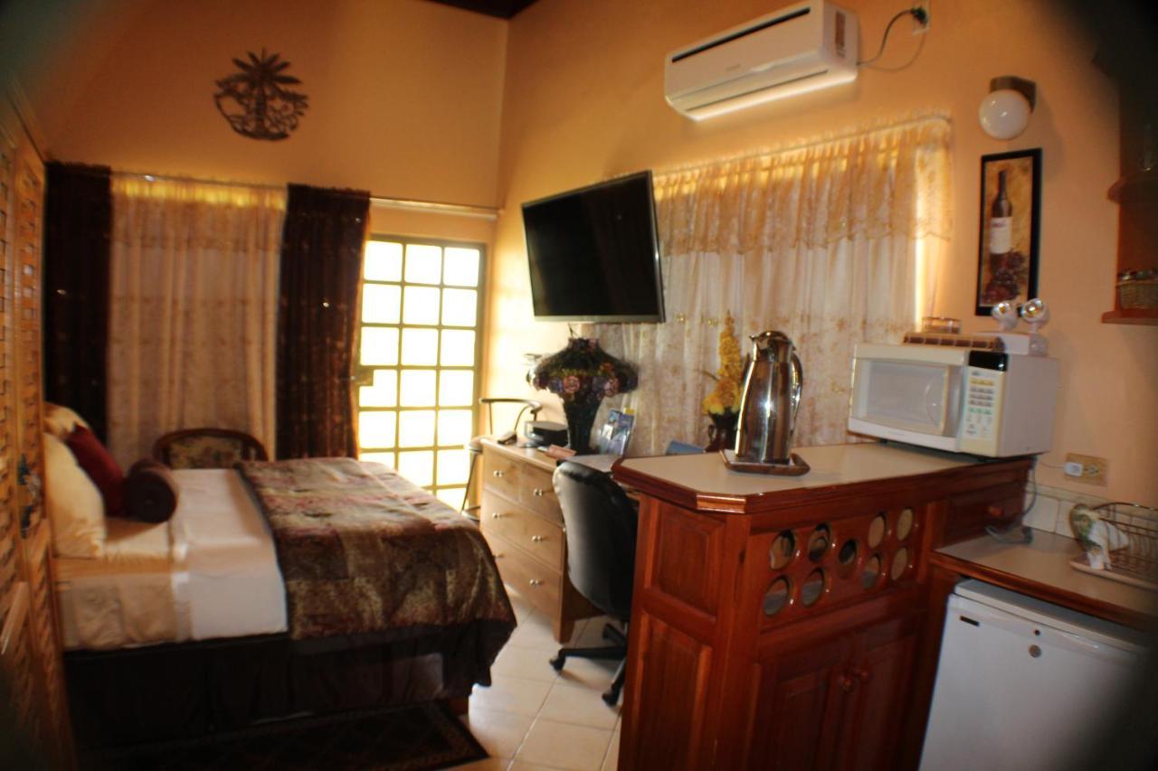 Bed and Breakfast Native Abode Bon Accord Village Exteriér fotografie