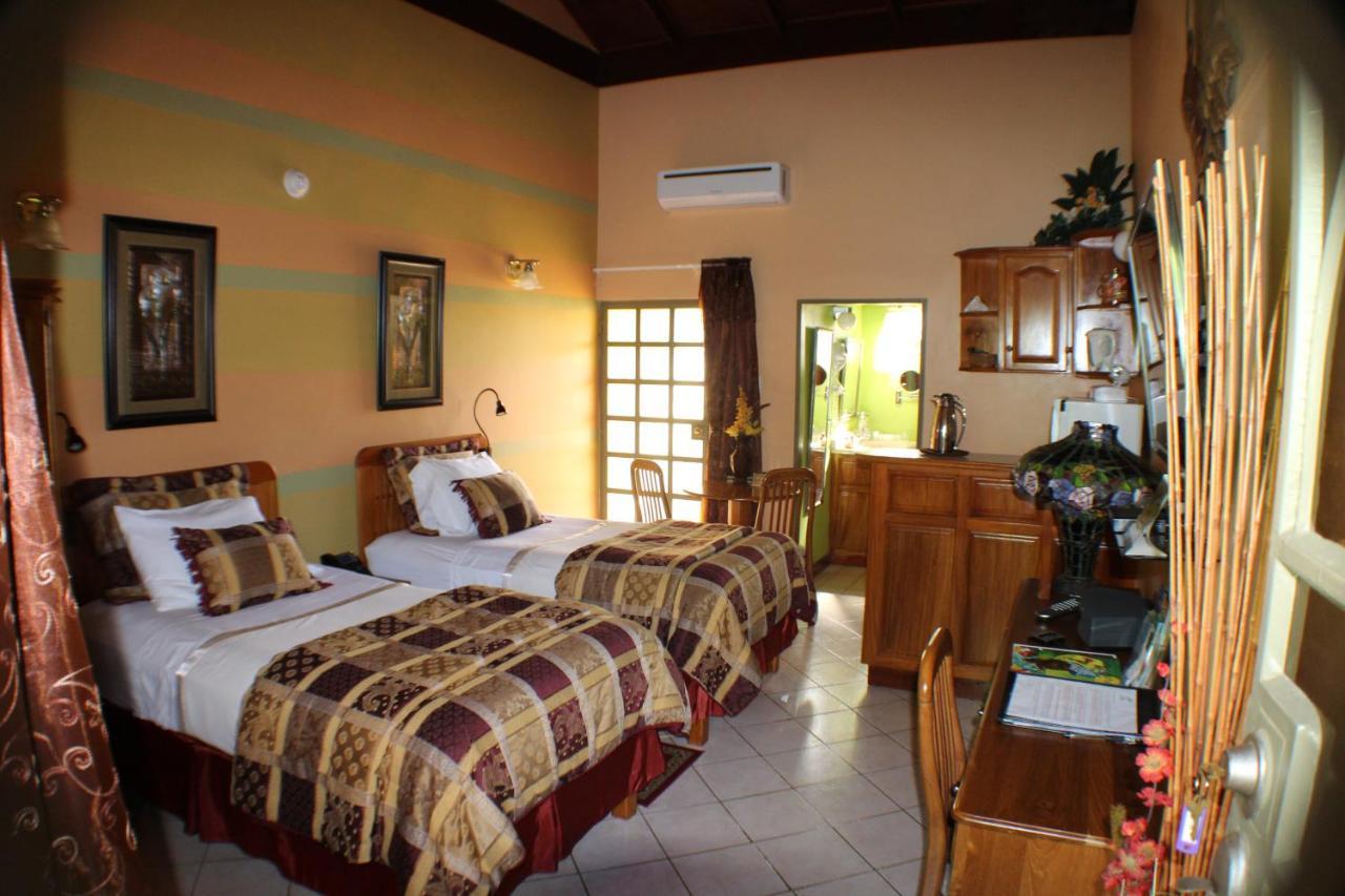 Bed and Breakfast Native Abode Bon Accord Village Exteriér fotografie