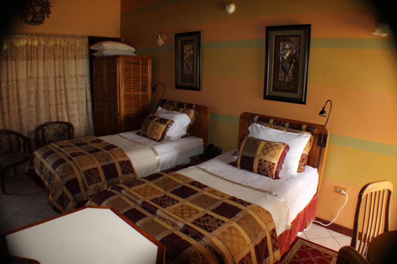 Bed and Breakfast Native Abode Bon Accord Village Exteriér fotografie